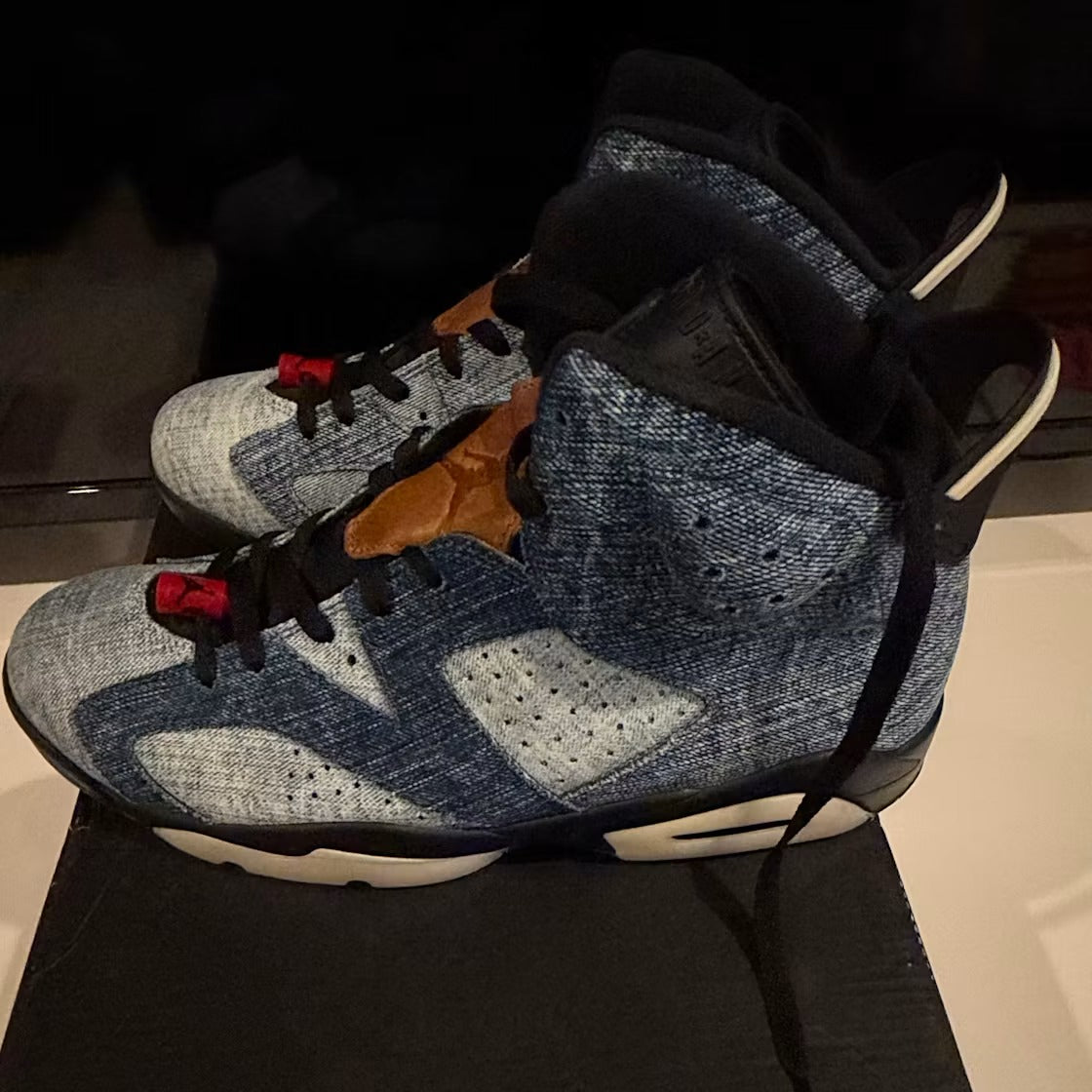 Air Jordan 6 Retro Washed Denim product image 4, provided for visual reference and product detail review