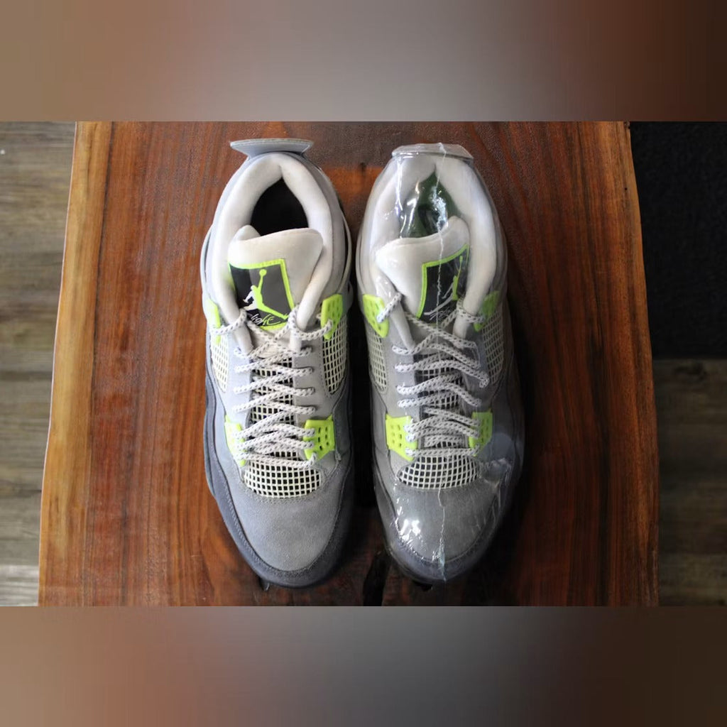 Air Jordan 4 Retro SE 95 Neon product image 5, provided for visual reference and product detail review