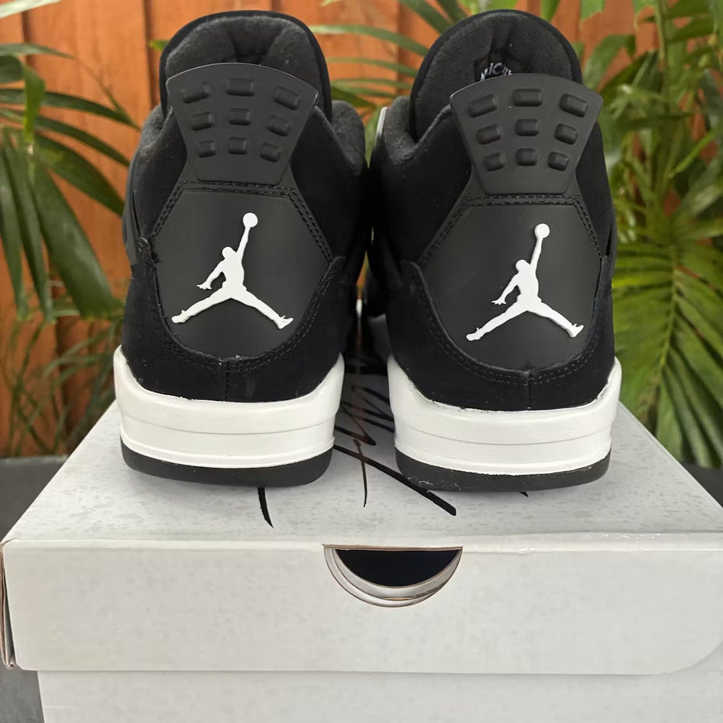 Air Jordan 4 Retro White Thunder (GS) product image 5, provided for visual reference and product detail review