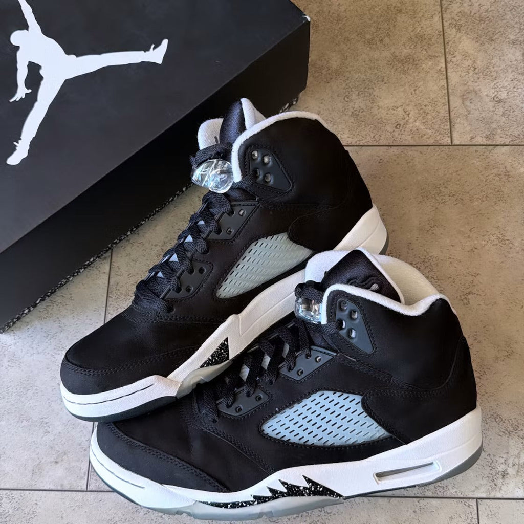 Air Jordan 5 Retro Moonlight (2021) product image 2, provided for visual reference and product detail review