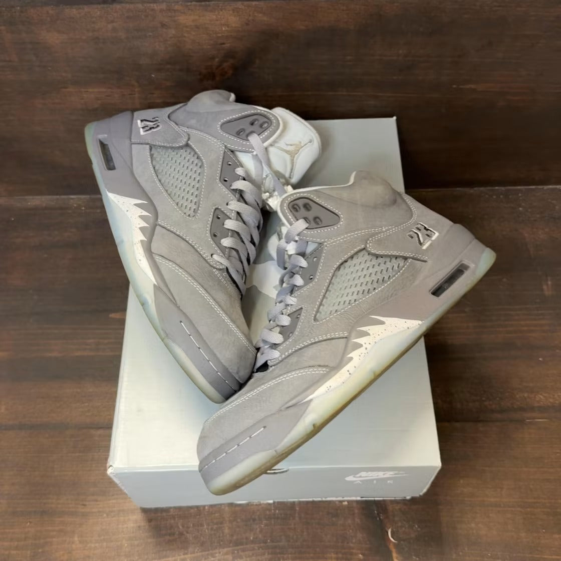 Air Jordan 5 Retro Wolf Grey (2026) product image 2, provided for visual reference and product detail review