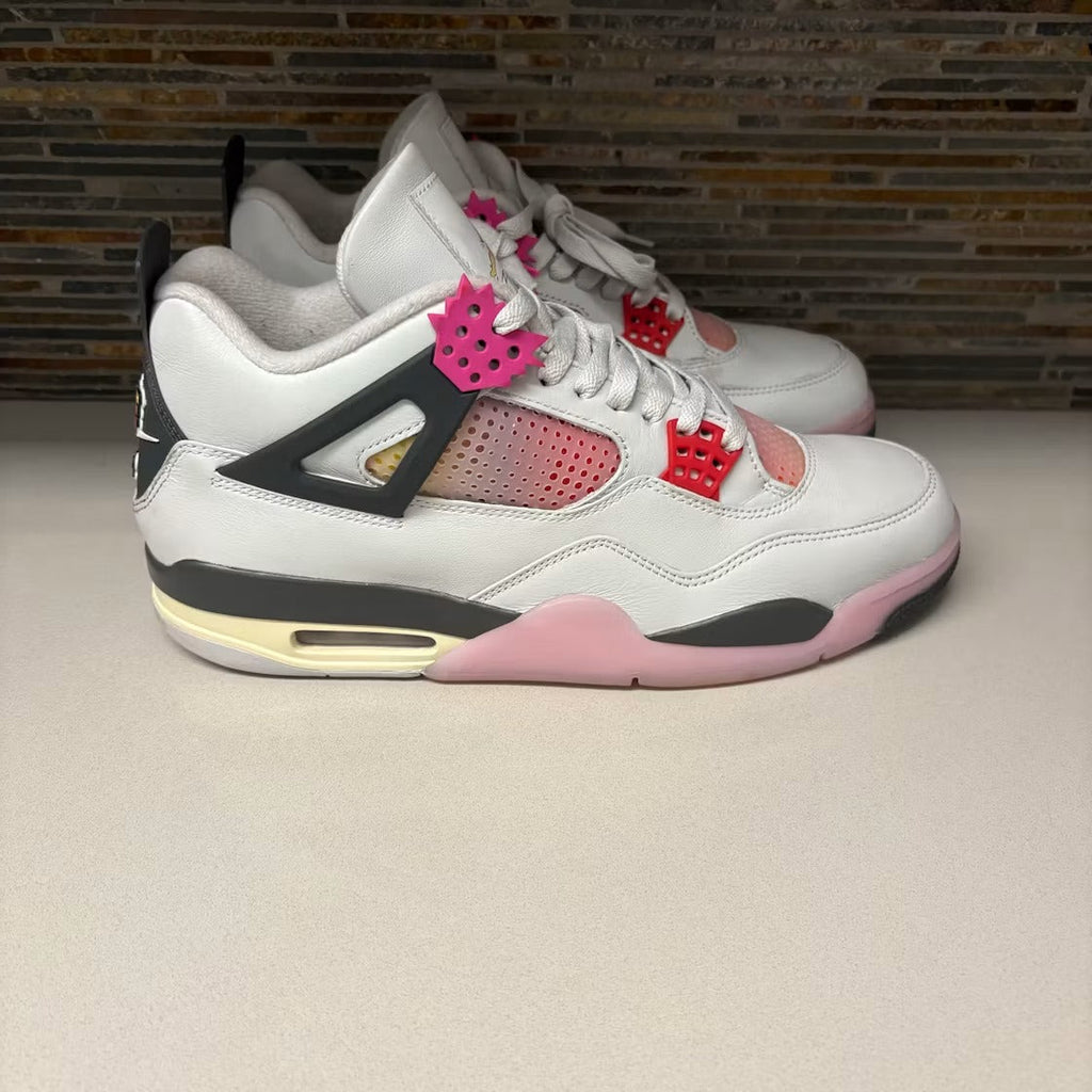 Air Jordan 4 Retro Comic product image 2, provided for visual reference and product detail review