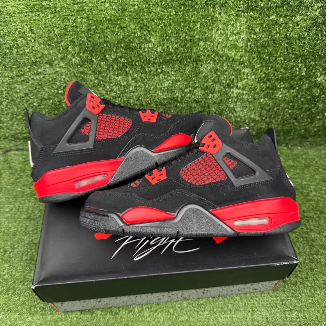 Air Jordan 4 Retro Red Thunder (GS) product image 2, provided for visual reference and product detail review