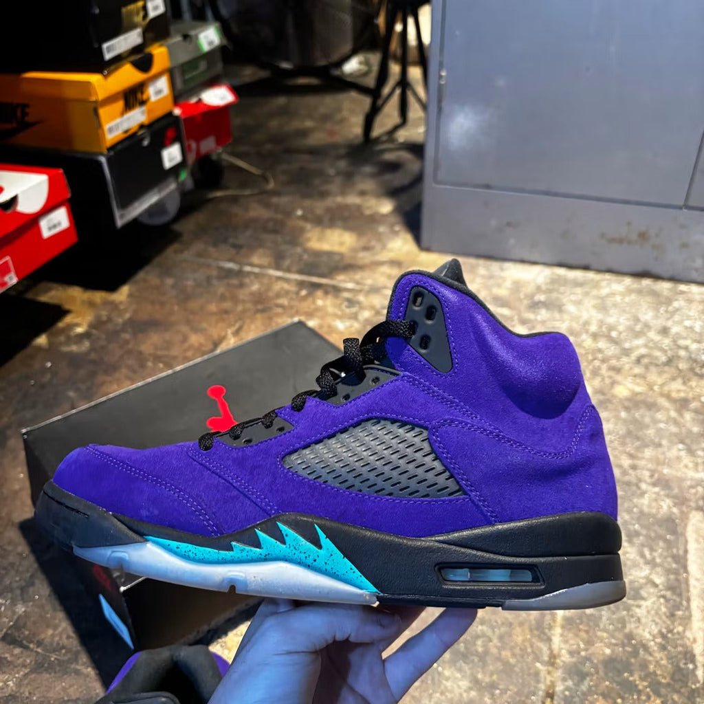 Air Jordan 5 Retro Alternate Grape product image 4, provided for visual reference and product detail review