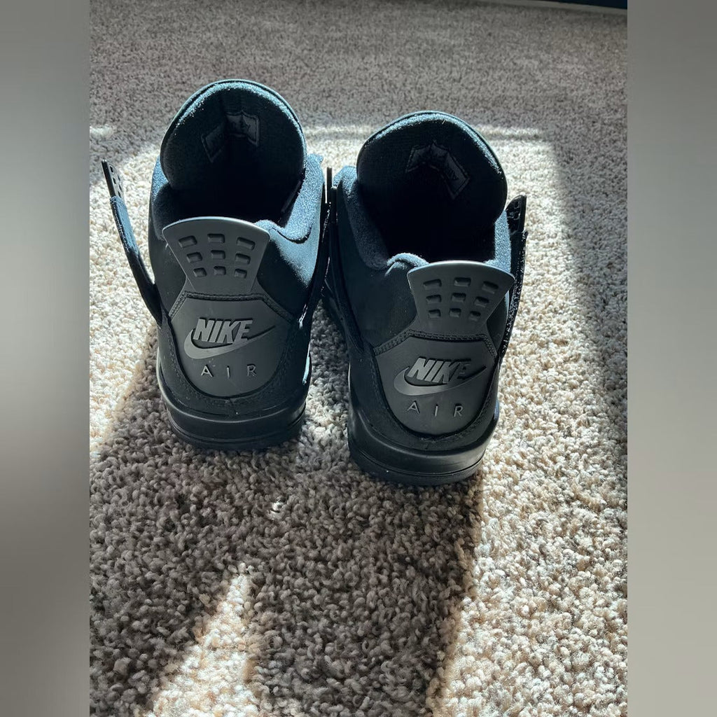 Air Jordan 4 Retro Black Cat (2025) (GS) product image 4, provided for visual reference and product detail review