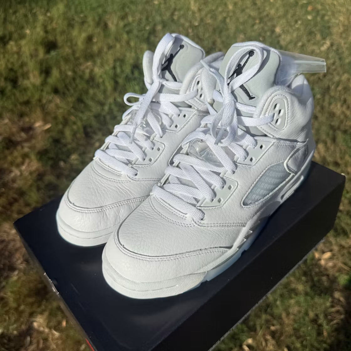 Air Jordan 5 Retro White Metallic (2026) (GS) product image 2, provided for visual reference and product detail review