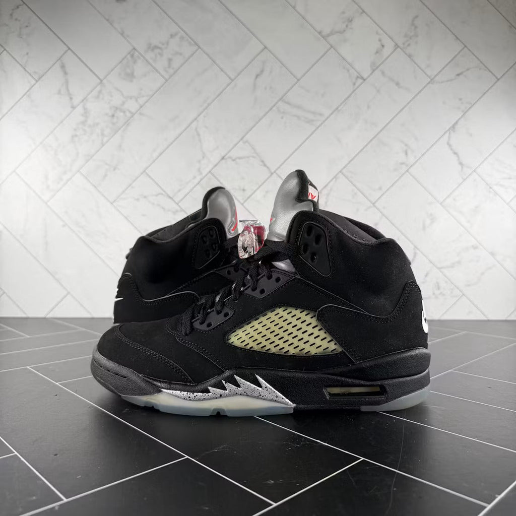 Air Jordan 5 Retro Black Metallic (2016) product image 2, provided for visual reference and product detail review