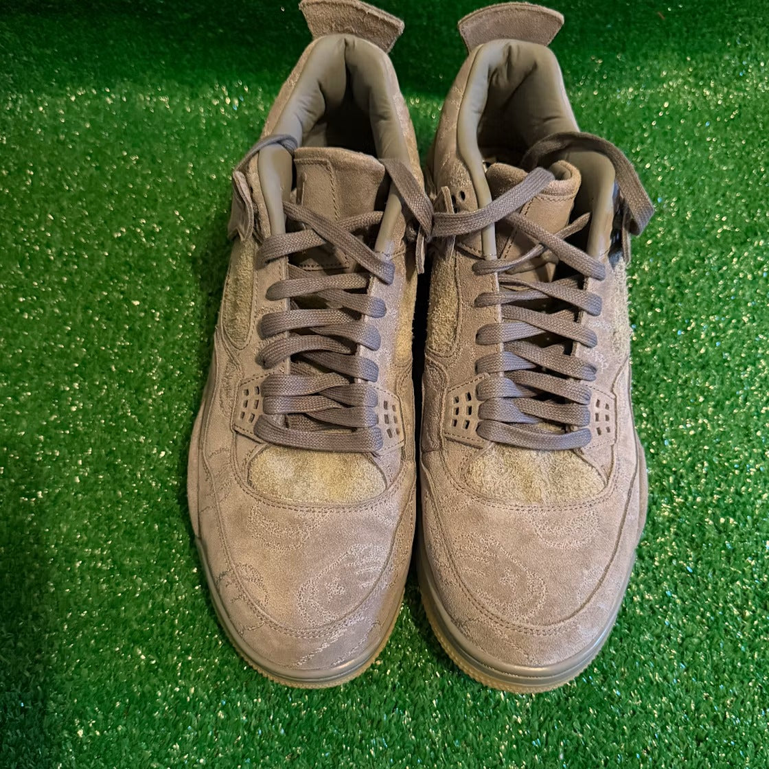 Air Jordan 4 Retro Kaws product image 3, provided for visual reference and product detail review