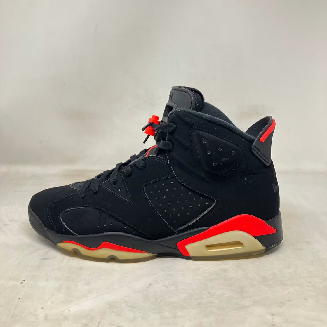 Air Jordan 6 Retro Black Infrared (2019) product image 2, provided for visual reference and product detail review