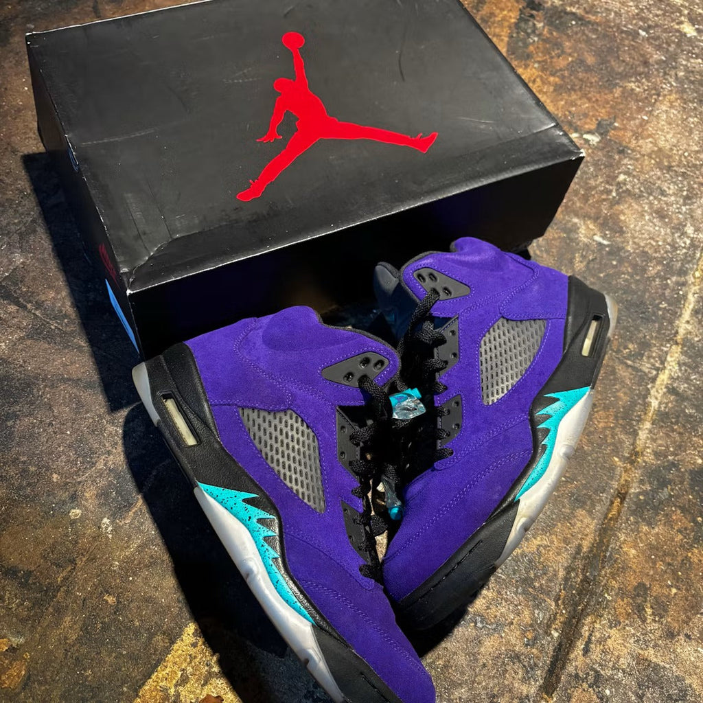 Air Jordan 5 Retro Alternate Grape product image 2, provided for visual reference and product detail review