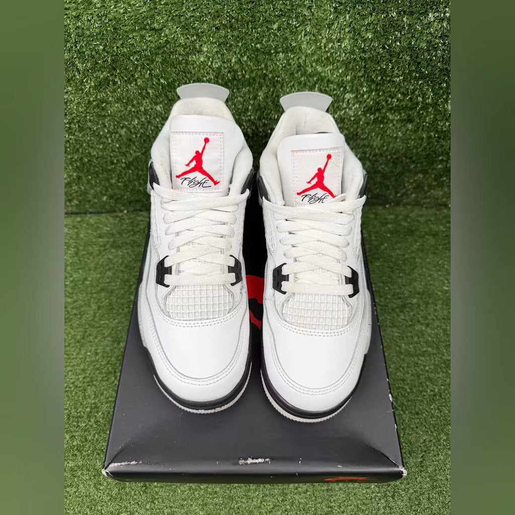 Air Jordan 4 Retro White Cement (2025) (GS) product image 3, provided for visual reference and product detail review