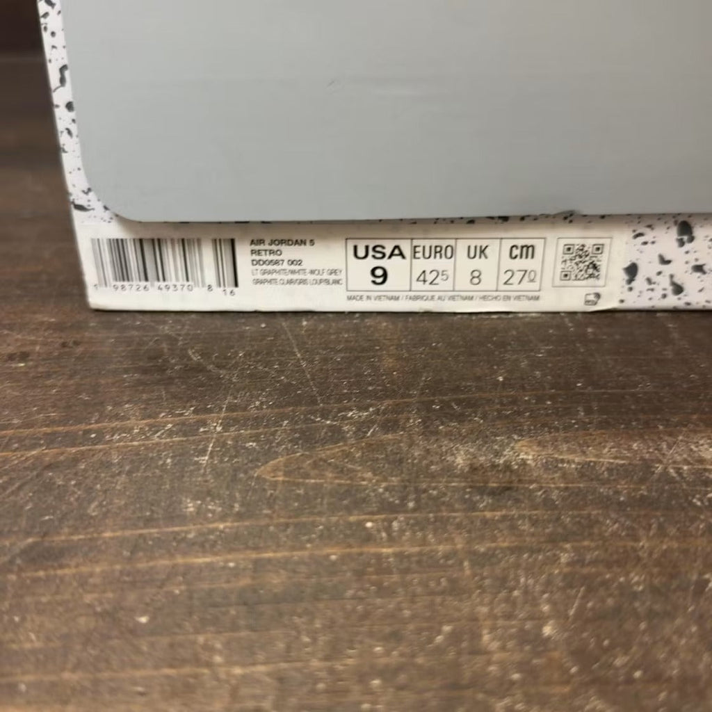 Air Jordan 5 Retro Wolf Grey (2026) product image 6, provided for visual reference and product detail review