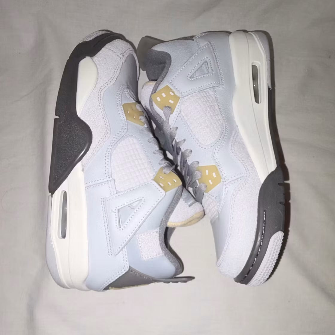 Air Jordan 4 Retro SE Craft Photon Dust (GS) product image 4, provided for visual reference and product detail review