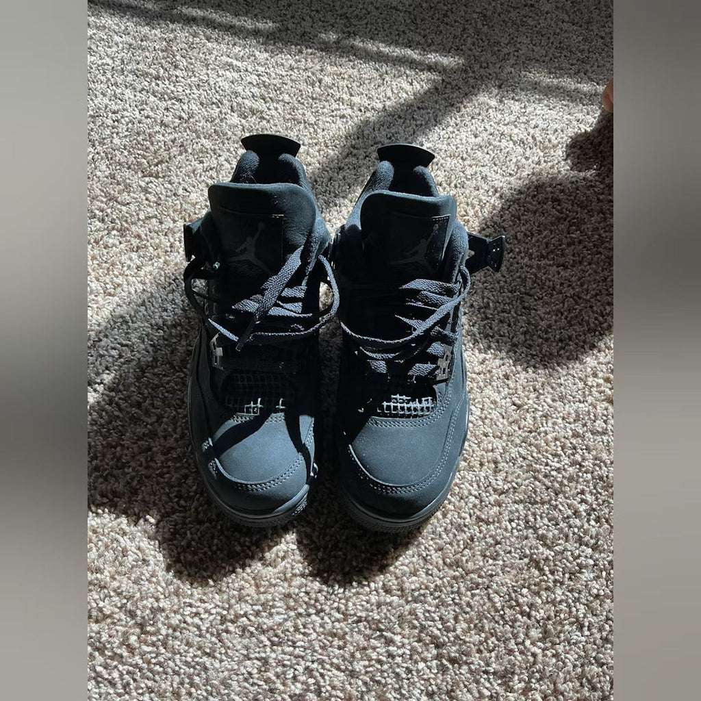 Air Jordan 4 Retro Black Cat (2025) (GS) product image 2, provided for visual reference and product detail review