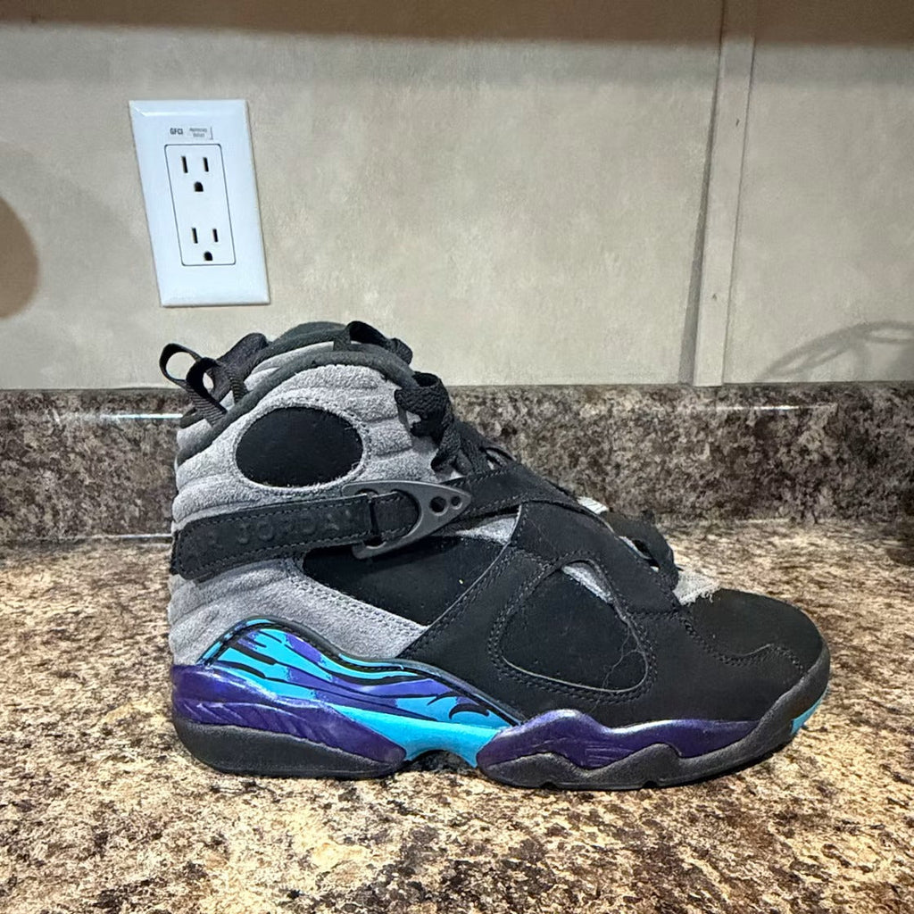 Air Jordan 8 Retro Aqua (2015) (GS) product image 3, provided for visual reference and product detail review