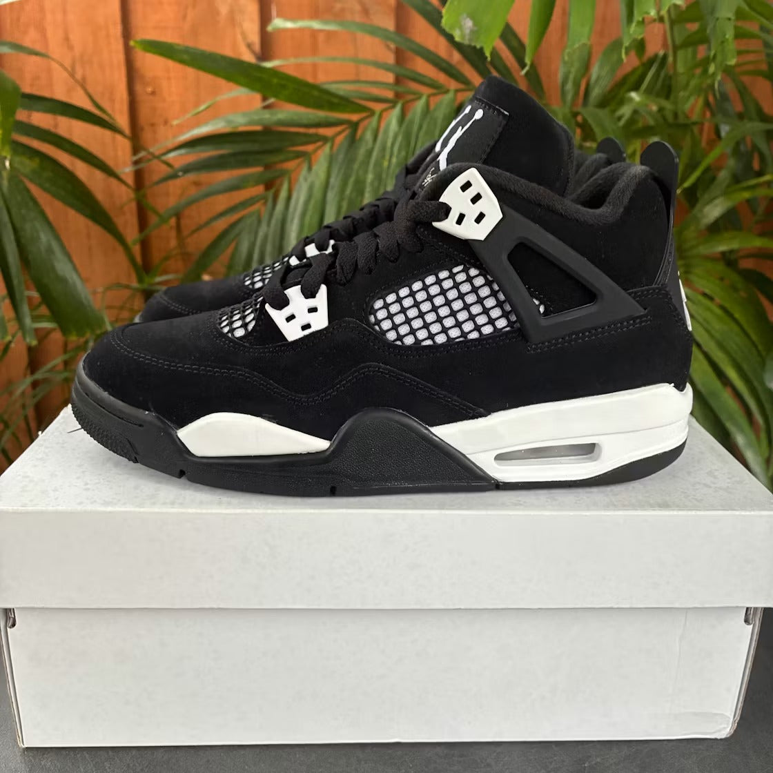 Air Jordan 4 Retro White Thunder (GS) product image 3, provided for visual reference and product detail review