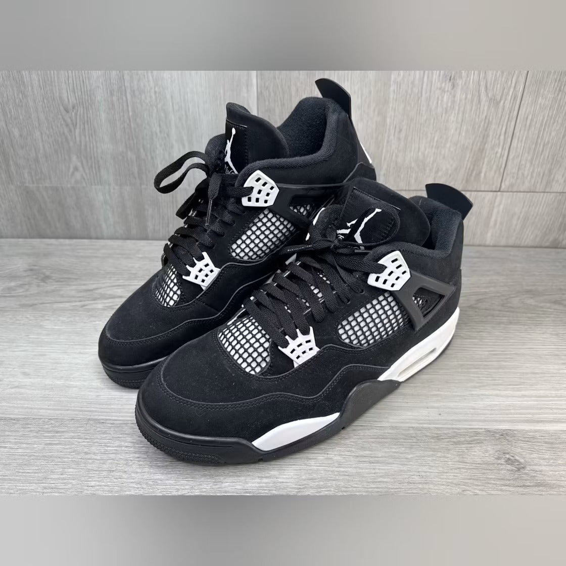 Air Jordan 4 Retro White Thunder product image 2, provided for visual reference and product detail review