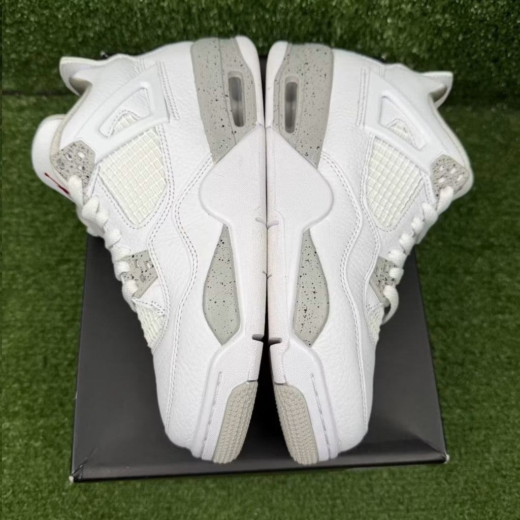 Air Jordan 4 Retro White Oreo (2021) (GS) product image 5, provided for visual reference and product detail review