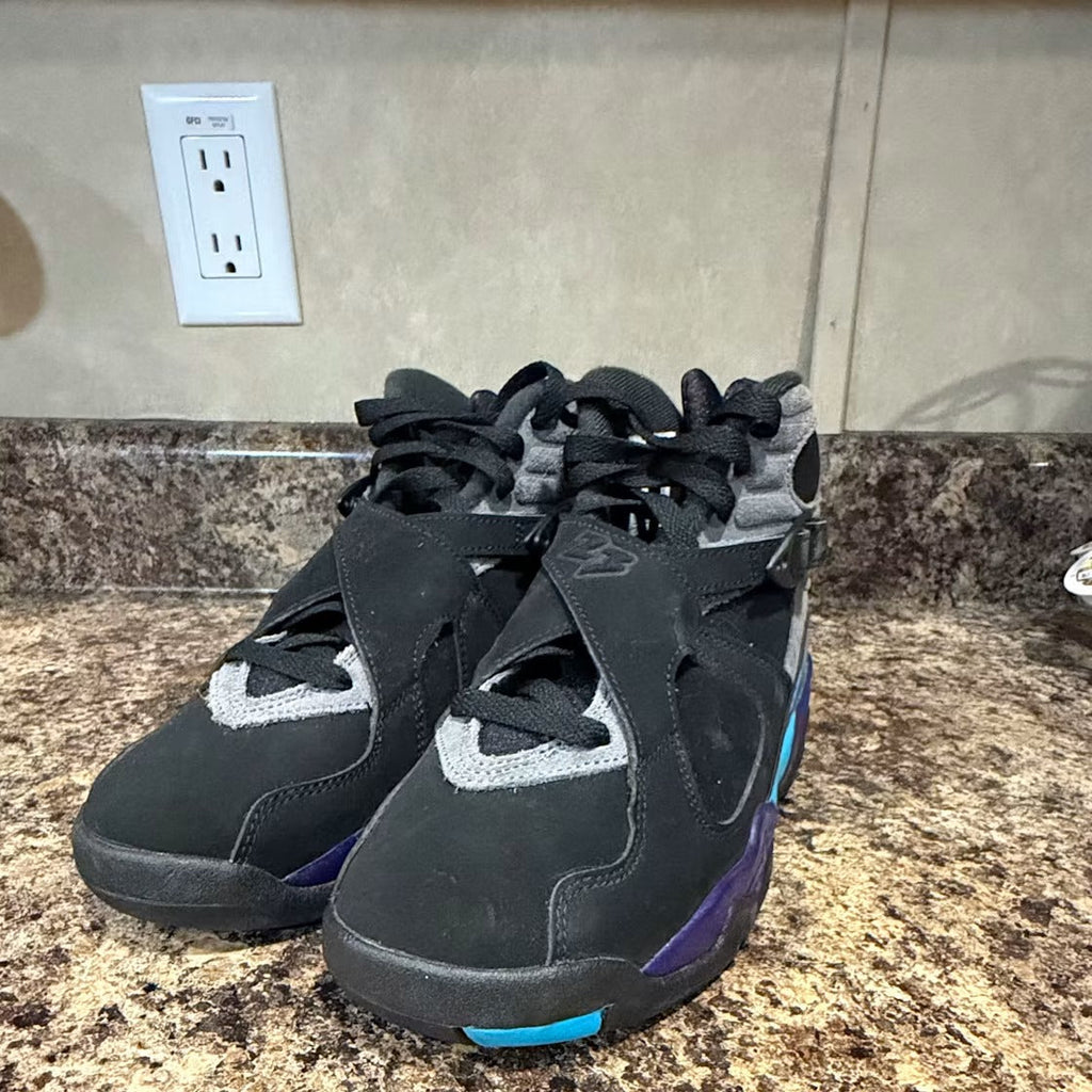 Air Jordan 8 Retro Aqua (2015) (GS) product image 2, provided for visual reference and product detail review
