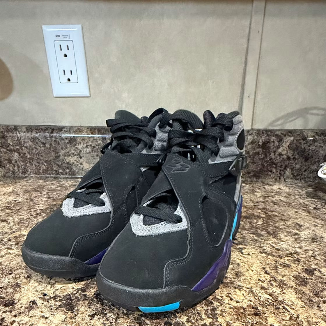 Air Jordan 8 Retro Aqua (2015) (GS) product image 2, provided for visual reference and product detail review