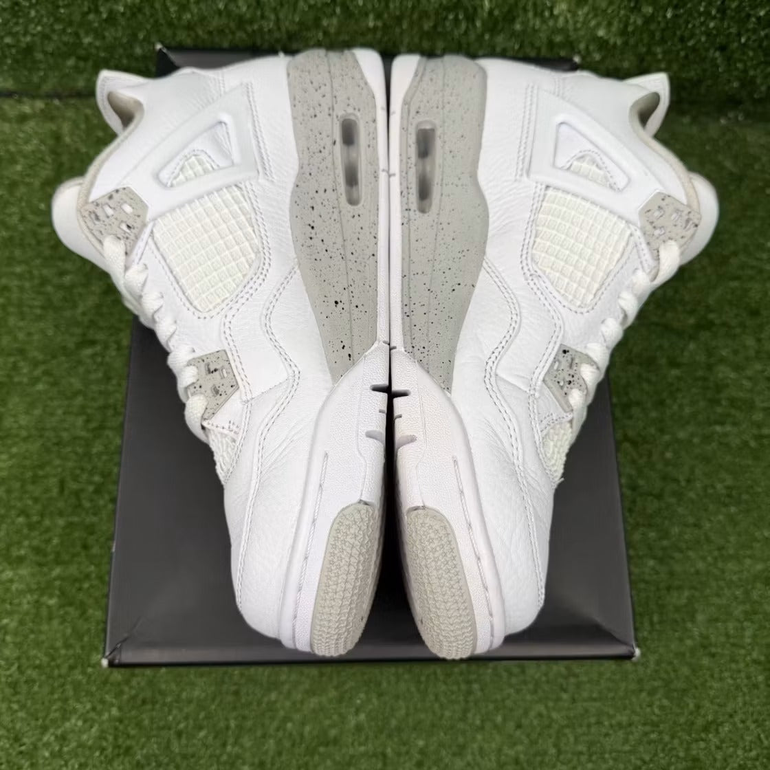 Air Jordan 4 Retro White Oreo (2021) (GS) product image 4, provided for visual reference and product detail review
