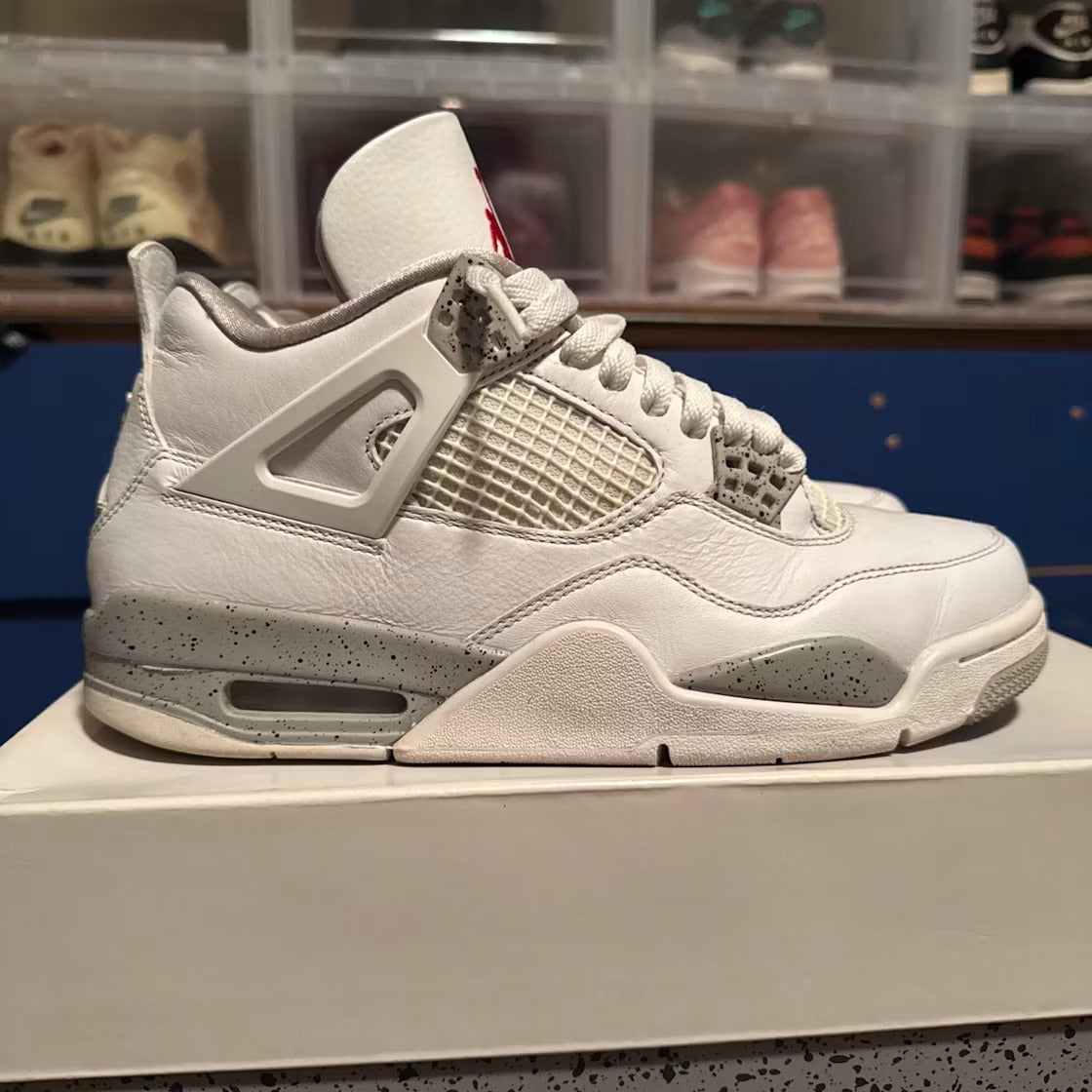 Air Jordan 4 Retro White Oreo (2021) product image 4, provided for visual reference and product detail review