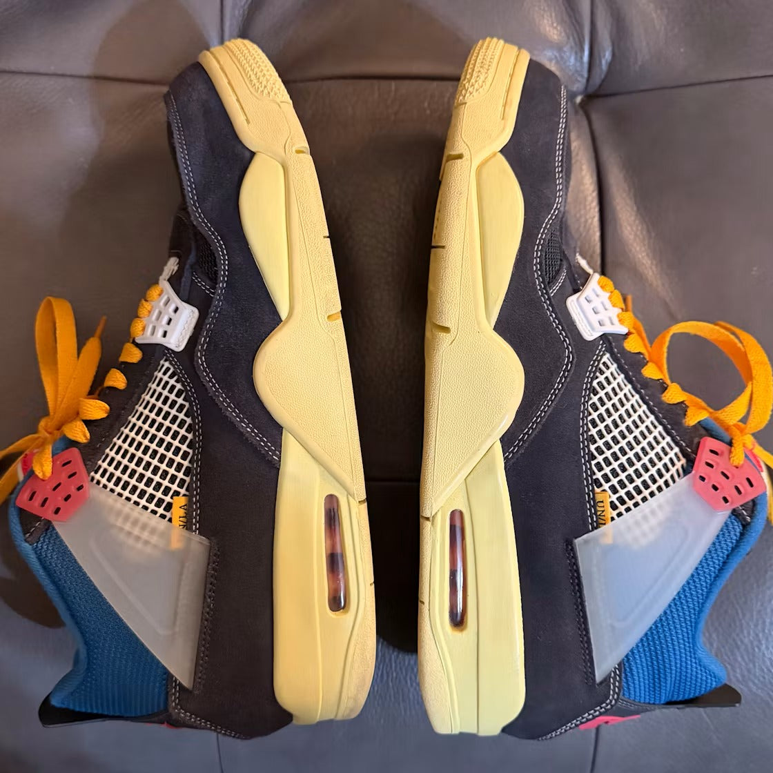 Air Jordan 4 Retro Union Off Noir product image 5, provided for visual reference and product detail review
