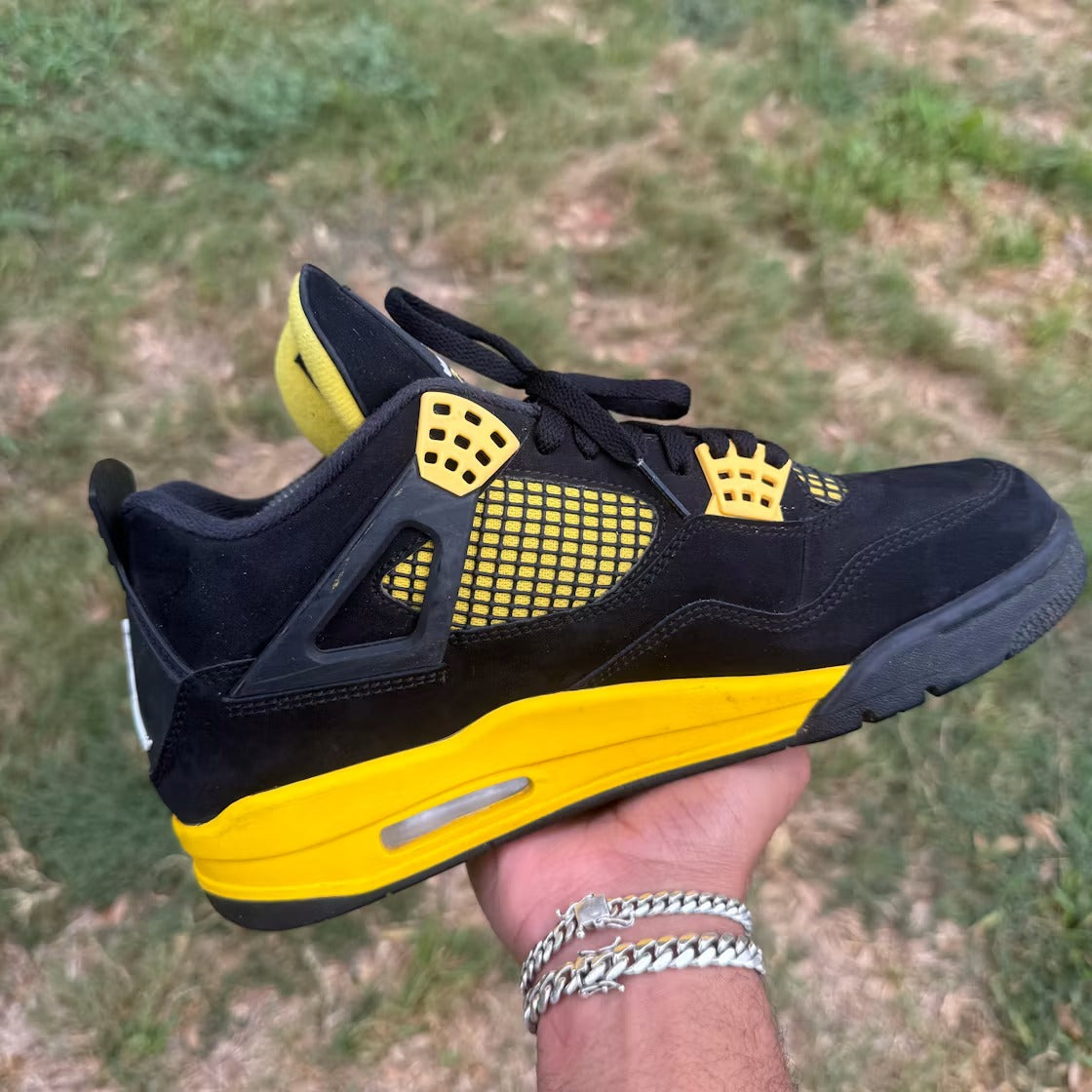 Air Jordan 4 Retro Thunder (2023) product image 2, provided for visual reference and product detail review