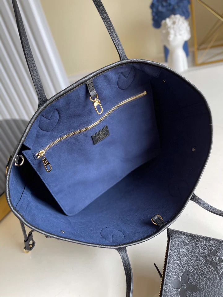 Louis Vuitton Neverfull MM Tote Bag - Black product image 3, provided for visual reference and product detail review