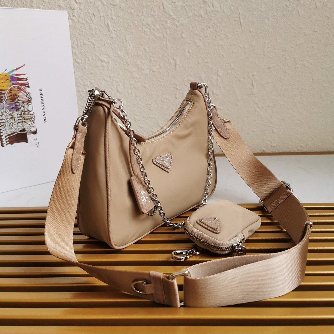 Prada Re-Edition 2005 Nylon Bag product image 2, provided for visual reference and product detail review