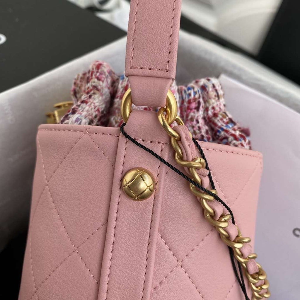 Chanel 2020 Tweed Soul Bucket Bag Pink product image 6, provided for visual reference and product detail review