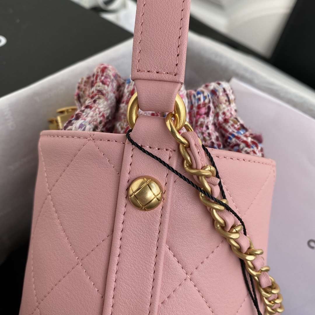 Chanel 2020 Tweed Soul Bucket Bag Pink product image 6, provided for visual reference and product detail review