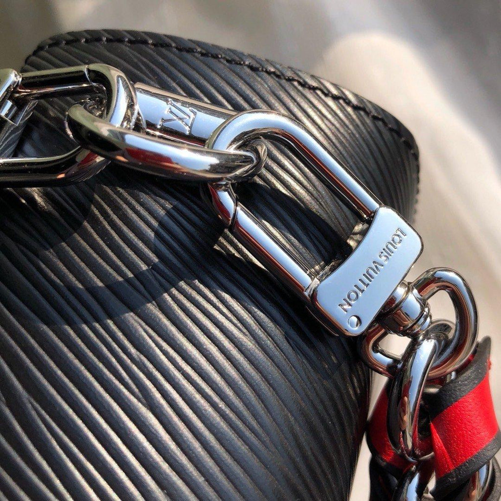 Louis Vuitton Twist MM Shoulder Bag product image 5, provided for visual reference and product detail review