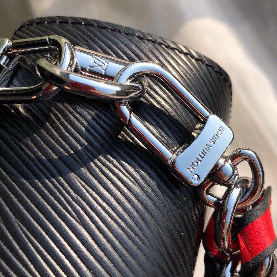 Louis Vuitton Twist MM Shoulder Bag product image 5, provided for visual reference and product detail review