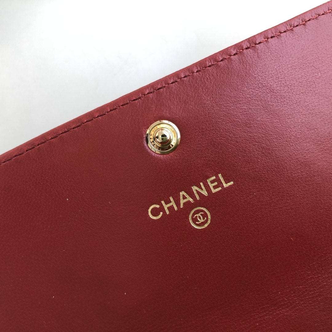 Chanel 19 Quilted Flap Wallet - Red product image 7, provided for visual reference and product detail review