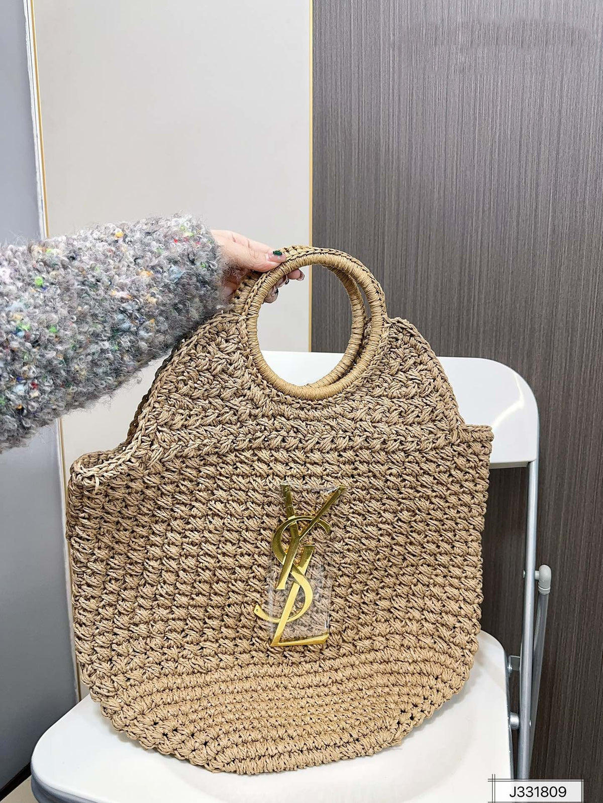 YSL Saint Laurent Summer Raffia Tote Bag product image 1, provided for visual reference and product detail review