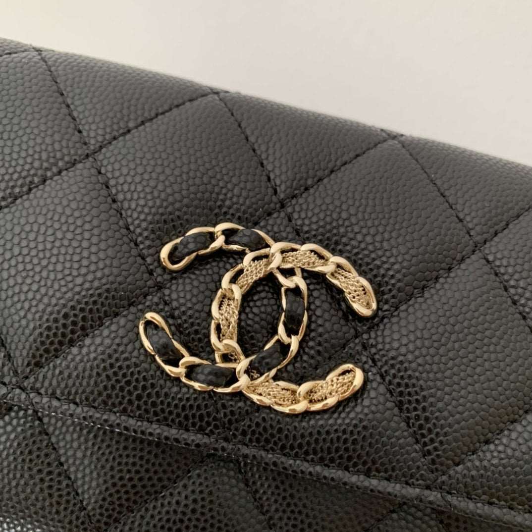 Chanel Caviar Quilted Gusset Flap Wallet product image 8, provided for visual reference and product detail review