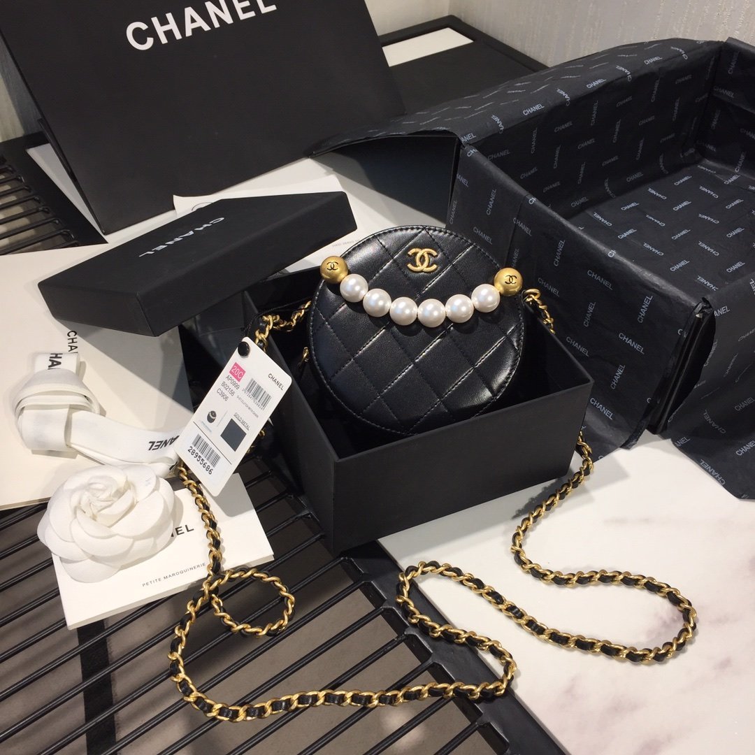 Chanel Pearl Round Clutch with Chain - Black product image 2, provided for visual reference and product detail review