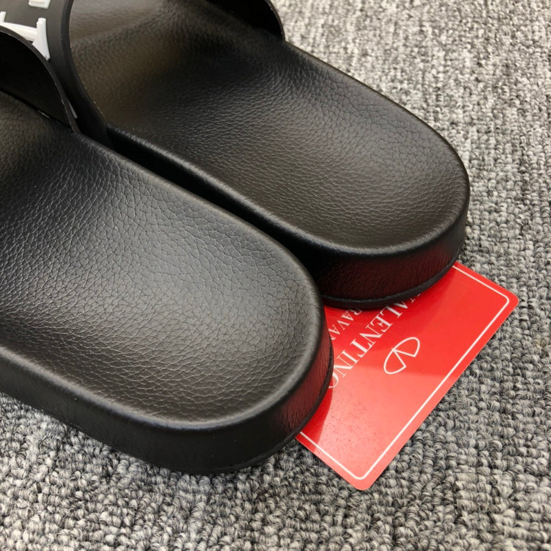 YVS3 Unisex Leather Slippers product image 5, provided for visual reference and product detail review