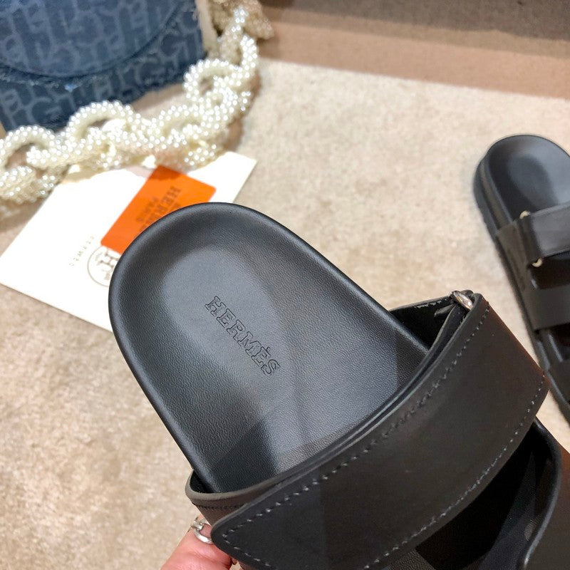 MJHS1 Unisex Leather Slippers product image 12, provided for visual reference and product detail review