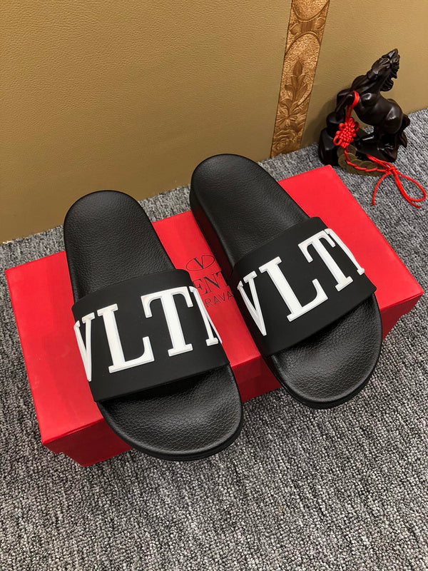 YVS3 Unisex Leather Slippers product image 3, provided for visual reference and product detail review