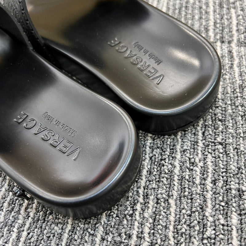 YVS7 Unisex Leather Slippers product image 4, provided for visual reference and product detail review