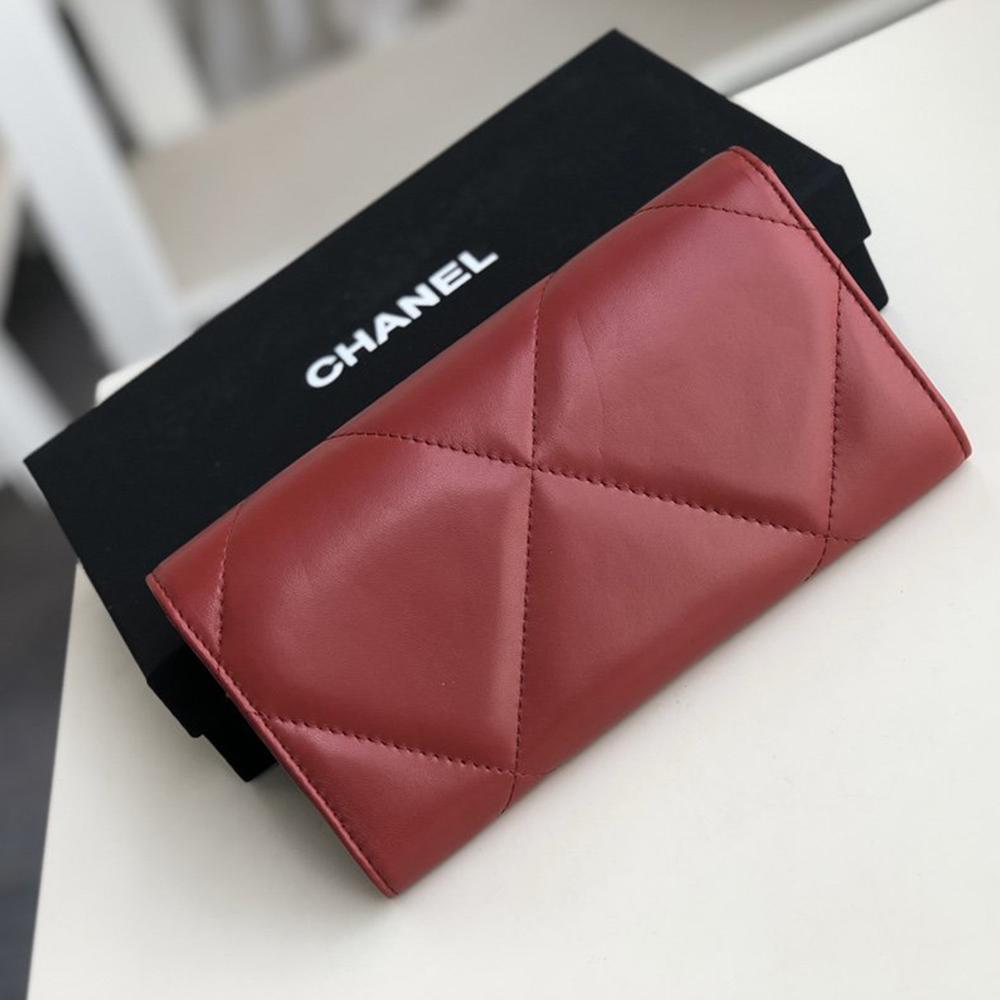Chanel 19 Quilted Flap Wallet - Red product image 3, provided for visual reference and product detail review