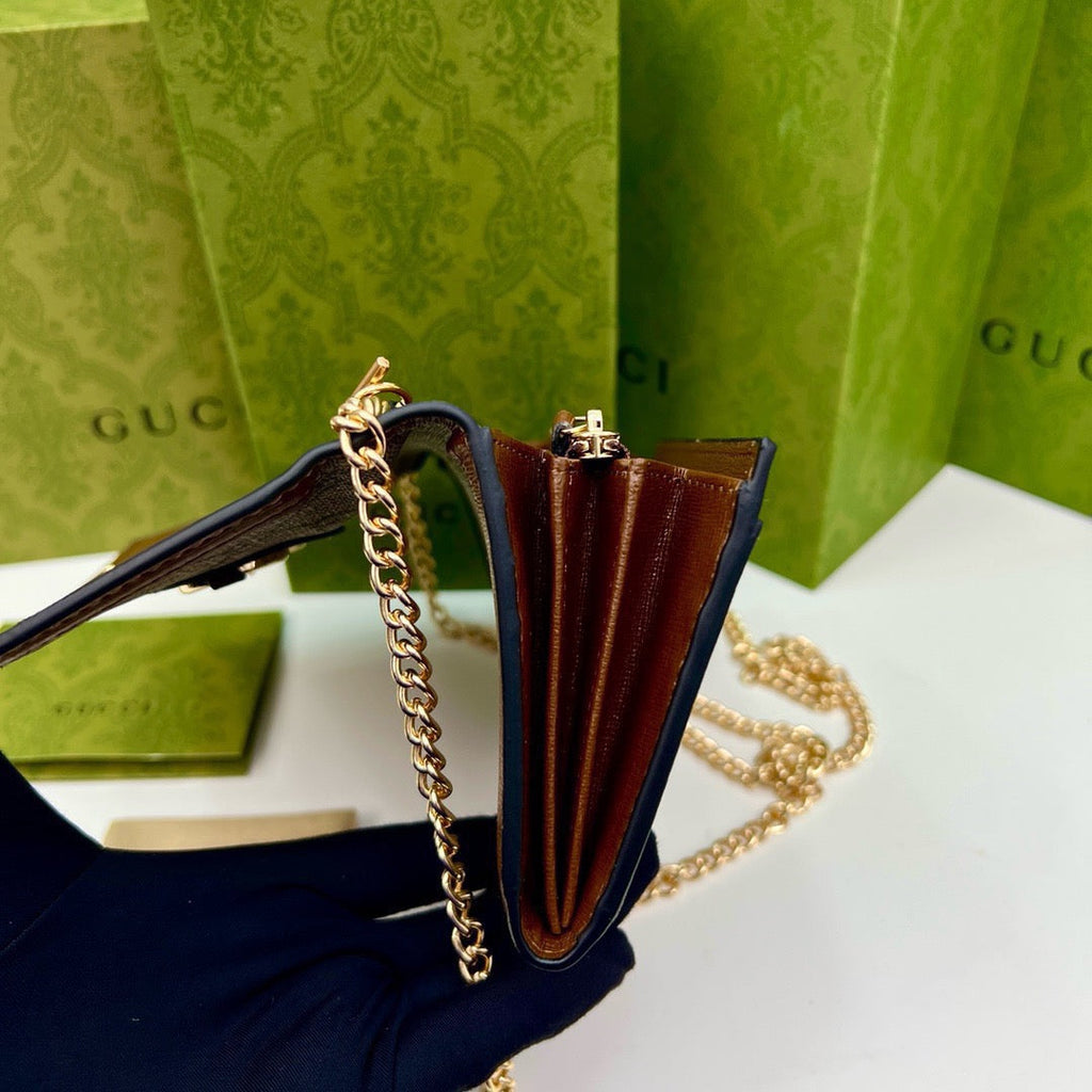 Gucci Brown Saddle Buckle Handbag product image 7, provided for visual reference and product detail review