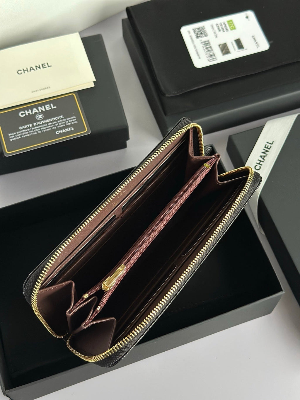 Serenityll 2001126 Chanel Bag product image 3, provided for visual reference and product detail review