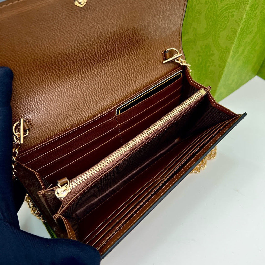 Gucci Brown Saddle Buckle Handbag product image 6, provided for visual reference and product detail review