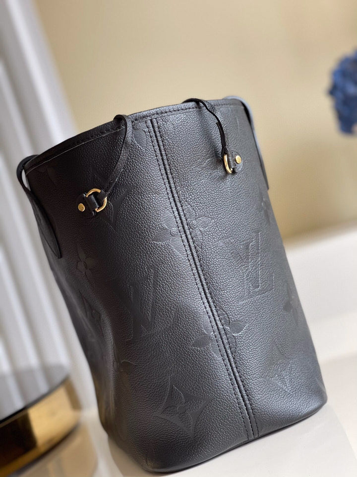 Louis Vuitton Neverfull MM Tote Bag - Black product image 5, provided for visual reference and product detail review