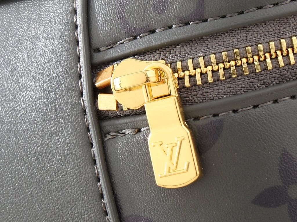 Louis Vuitton LV Vanity Chain Pouch Shoulder Bag - Gray product image 7, provided for visual reference and product detail