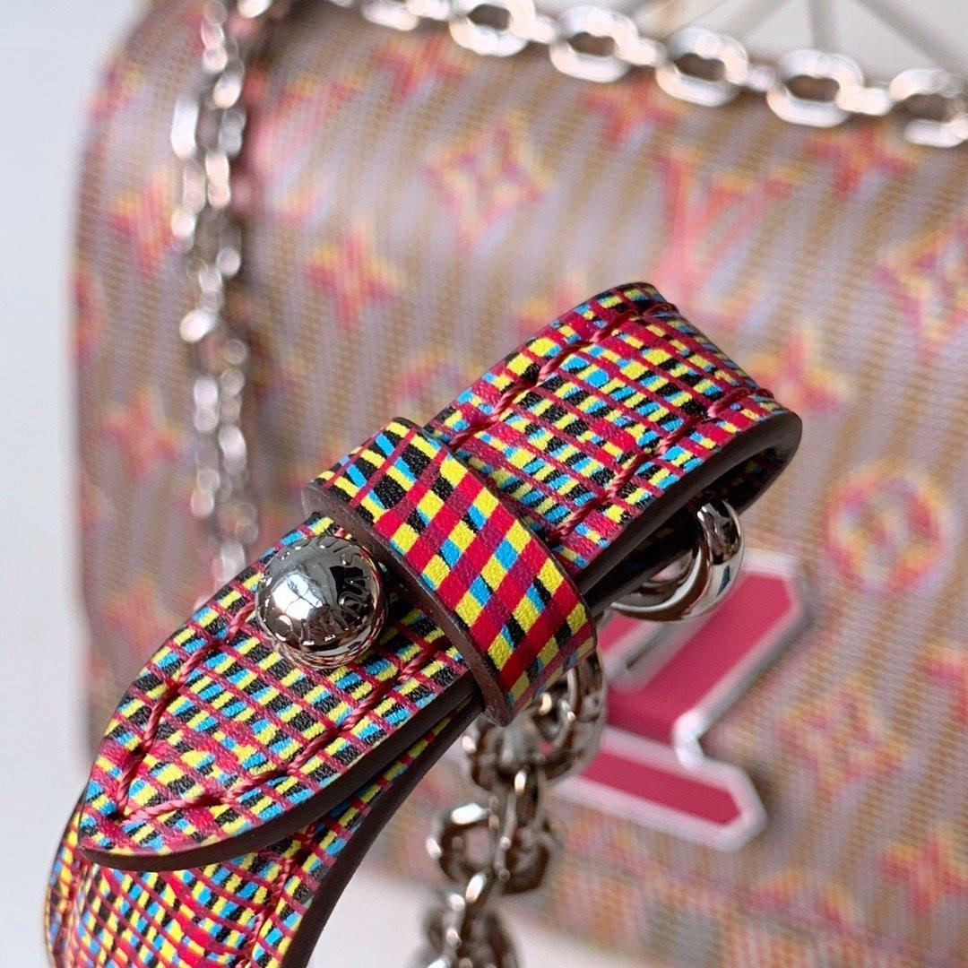 Louis Vuitton Twist MM Shoulder Bag product image 7, provided for visual reference and product detail review