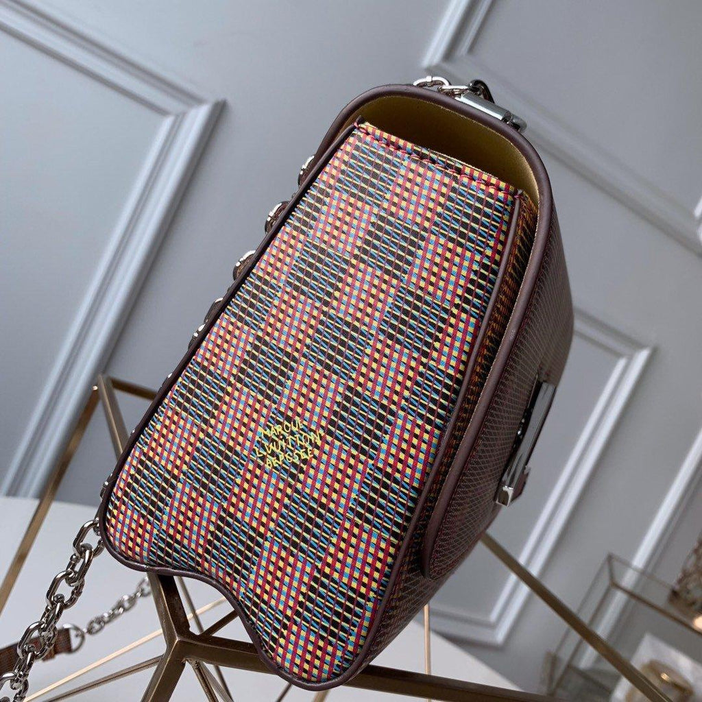 Louis Vuitton Twist MM Shoulder Bag product image 3, provided for visual reference and product detail review